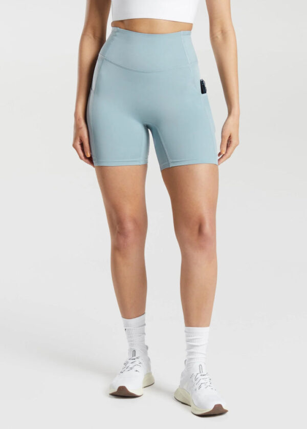 Pocket Shorts Women - Image 2